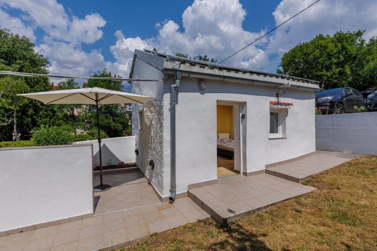 Charming Studio With Hot Tube, Terrace, Barbecue And Garden Kraljevica Ngoại thất bức ảnh