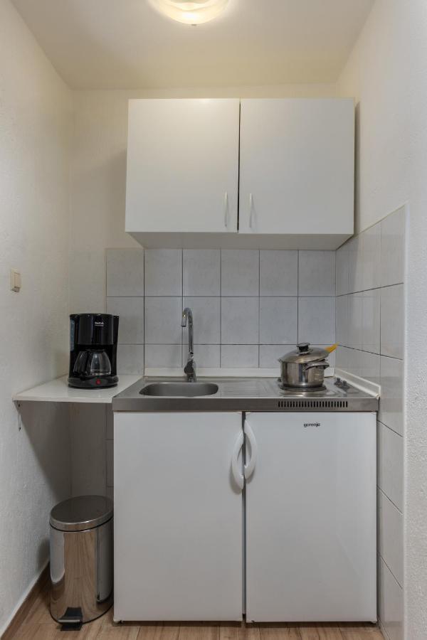 Charming Studio With Hot Tube, Terrace, Barbecue And Garden Kraljevica Ngoại thất bức ảnh