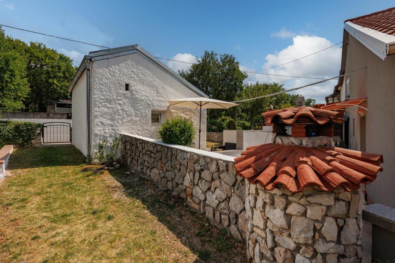 Charming Studio With Hot Tube, Terrace, Barbecue And Garden Kraljevica Ngoại thất bức ảnh
