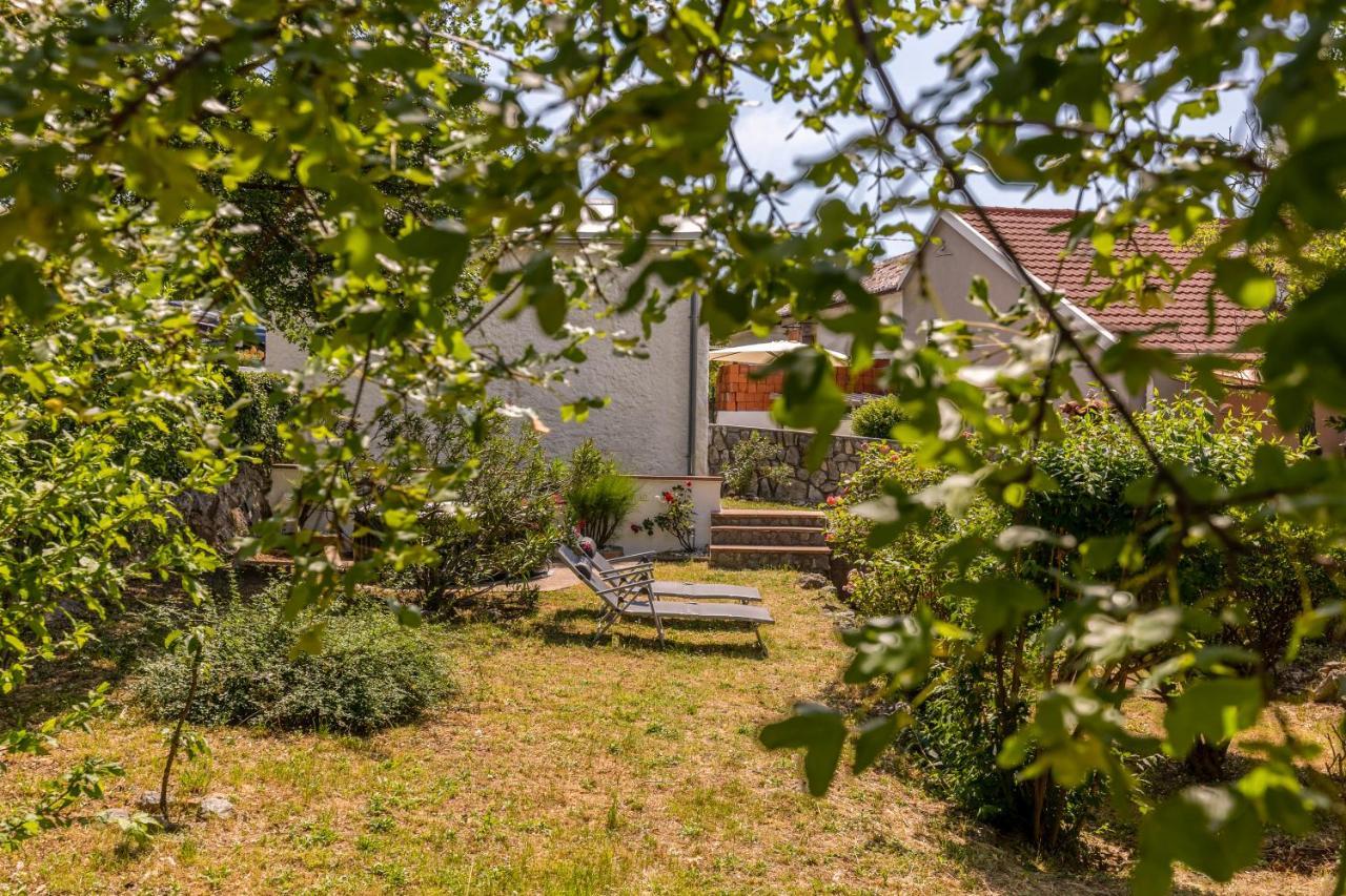 Charming Studio With Hot Tube, Terrace, Barbecue And Garden Kraljevica Ngoại thất bức ảnh