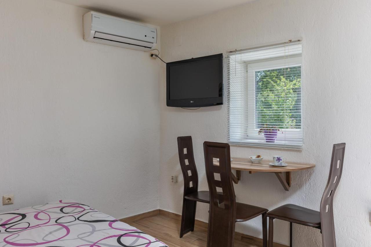 Charming Studio With Hot Tube, Terrace, Barbecue And Garden Kraljevica Ngoại thất bức ảnh