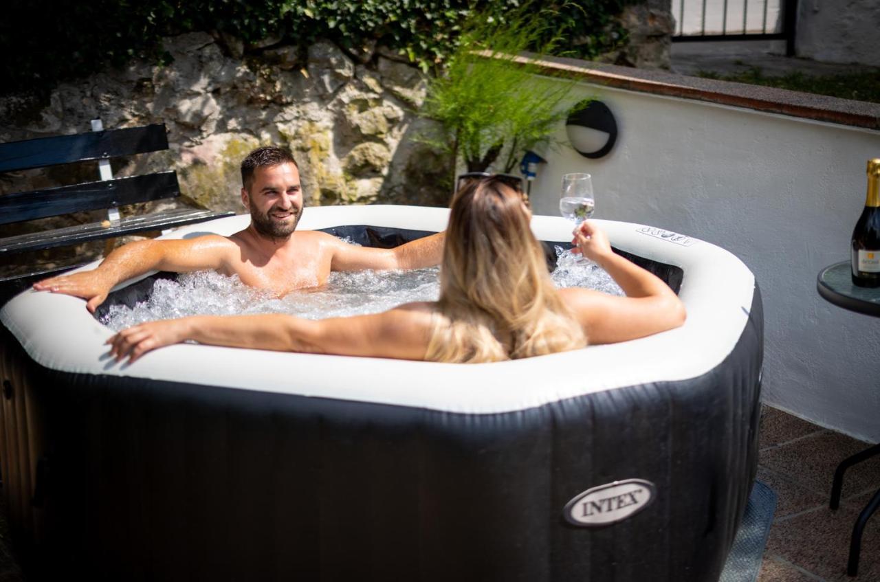 Charming Studio With Hot Tube, Terrace, Barbecue And Garden Kraljevica Ngoại thất bức ảnh
