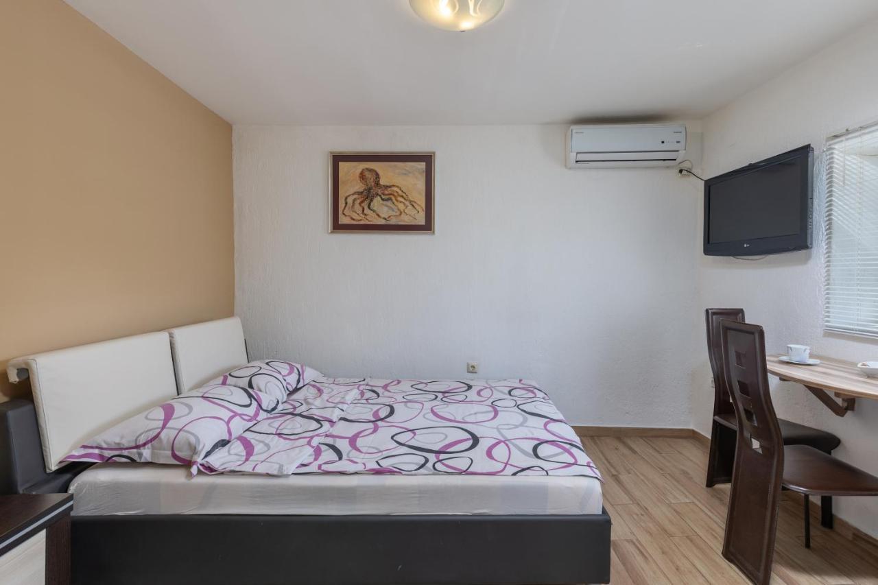 Charming Studio With Hot Tube, Terrace, Barbecue And Garden Kraljevica Ngoại thất bức ảnh