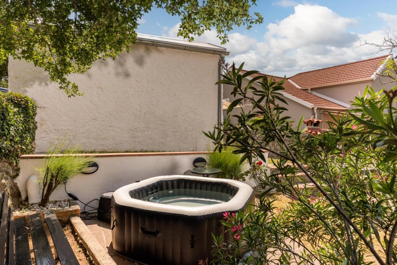 Charming Studio With Hot Tube, Terrace, Barbecue And Garden Kraljevica Ngoại thất bức ảnh